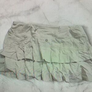 Lululemon Size 8 White Pace Setter Skirt